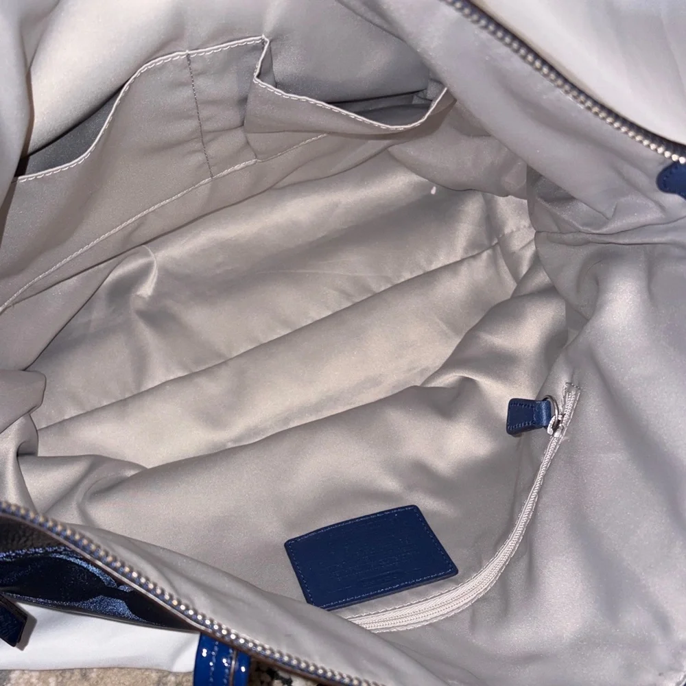 Elegant Navy Blue Women's Tote Bag - Picture 4 of 5